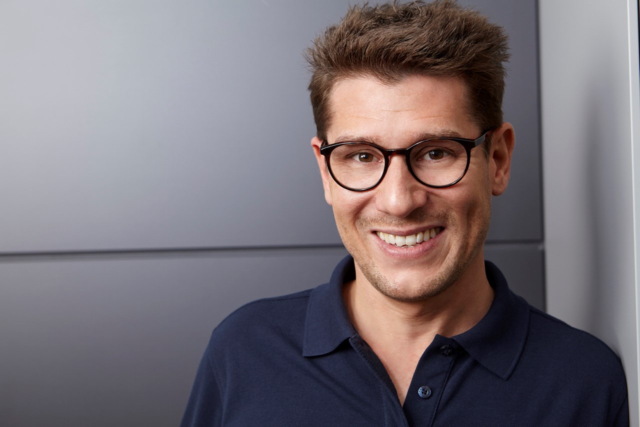 ZAHNARZTPRAXIS AM MARIENBAD DR. YANN-NICLAS STEINHART Teammitglieder Dr. Yann-Niclas Steinhart