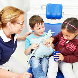 Praxis: Kinderzahnheilkunde in der Zahnarztpraxis von Frau Dr. med. dent. Ingrid Bartels in Villingen-Schwenningen - Dr. med. dent. Ingrid Bartels