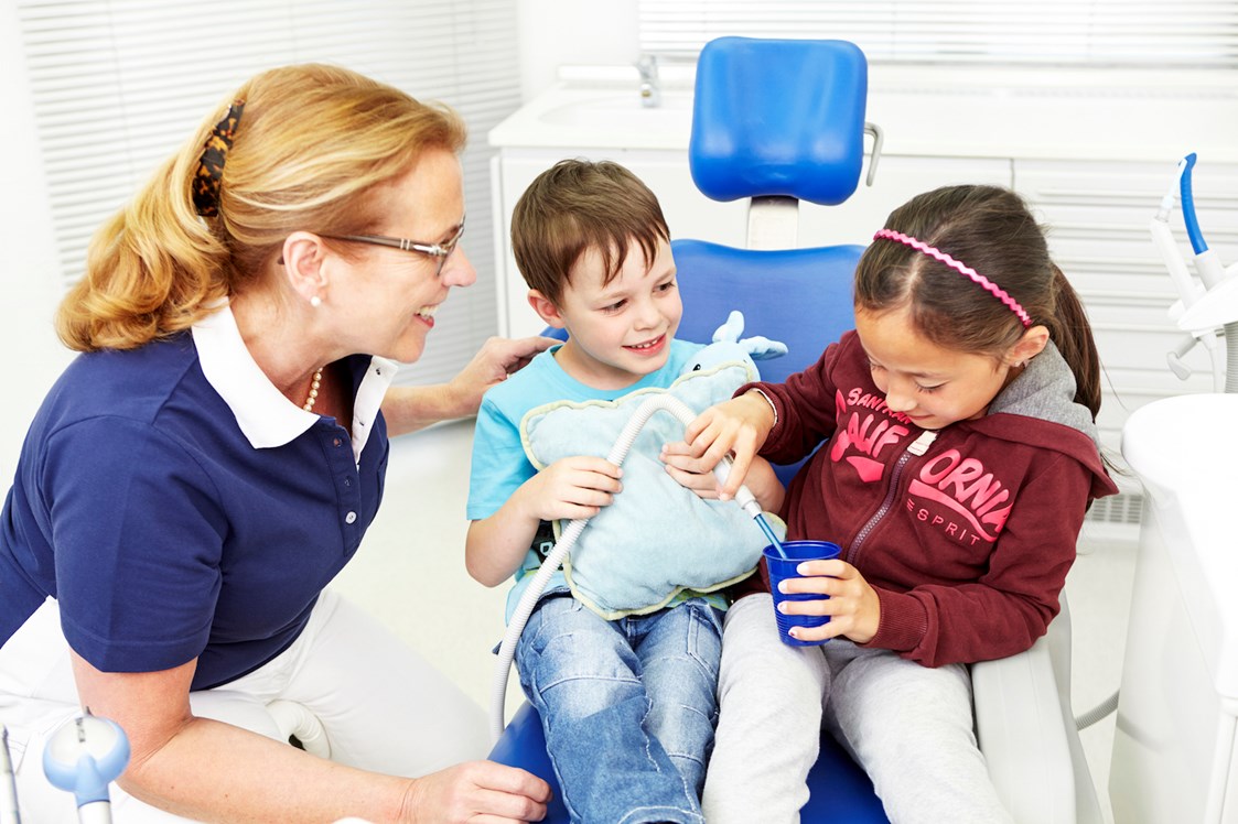 Praxis: Kinderzahnheilkunde in der Zahnarztpraxis von Frau Dr. med. dent. Ingrid Bartels in Villingen-Schwenningen - Dr. med. dent. Ingrid Bartels
