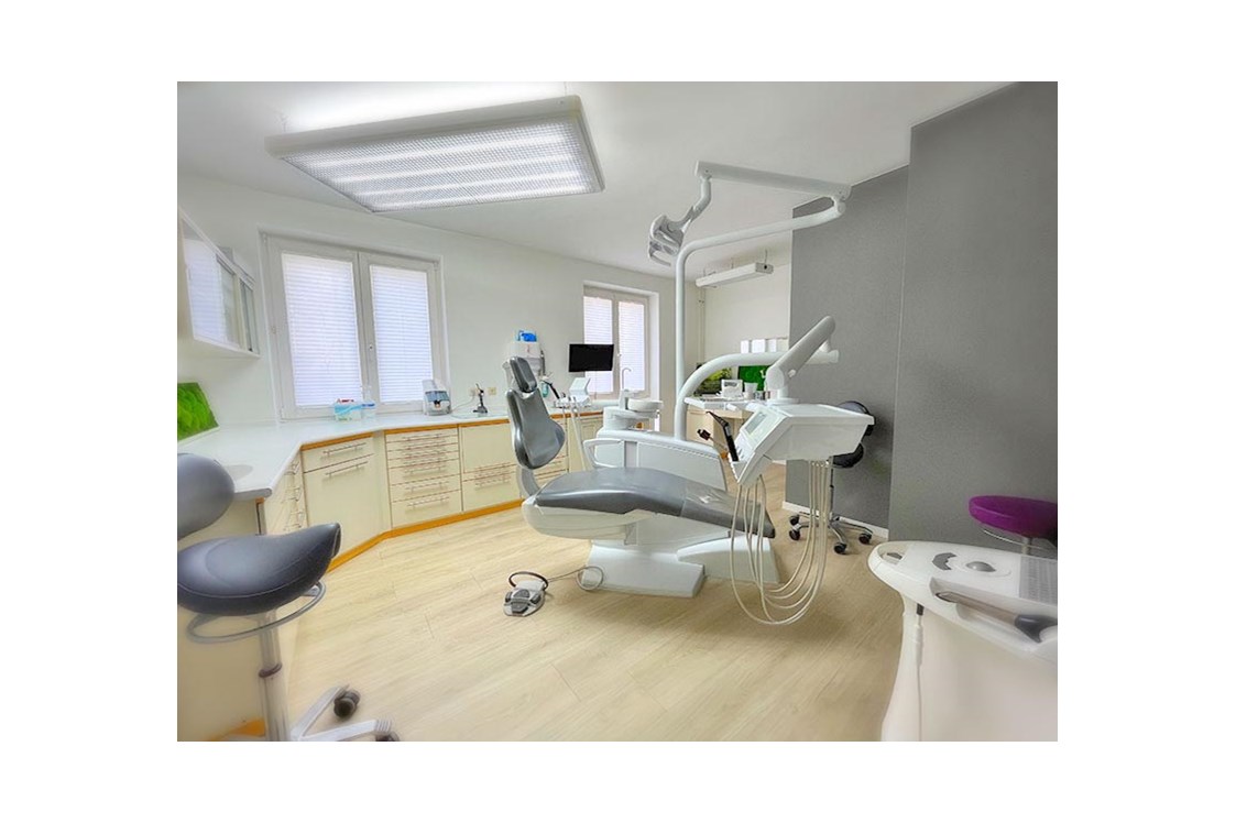 Praxis: Behandlungszimmer der Zahnarztpraxis Eltiri - Eltiri Atef Zahnarzt Altglienicke